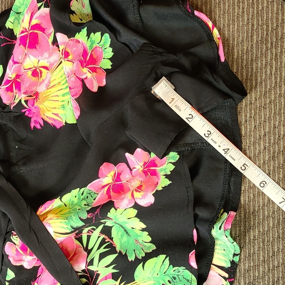 Alya Tropical Print Tie Sash Shorts - Picture 6 of 8